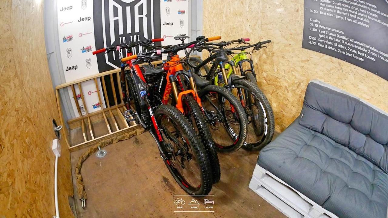 Bike Park Lodge #2 Merthyr Tydfil Eksteriør billede